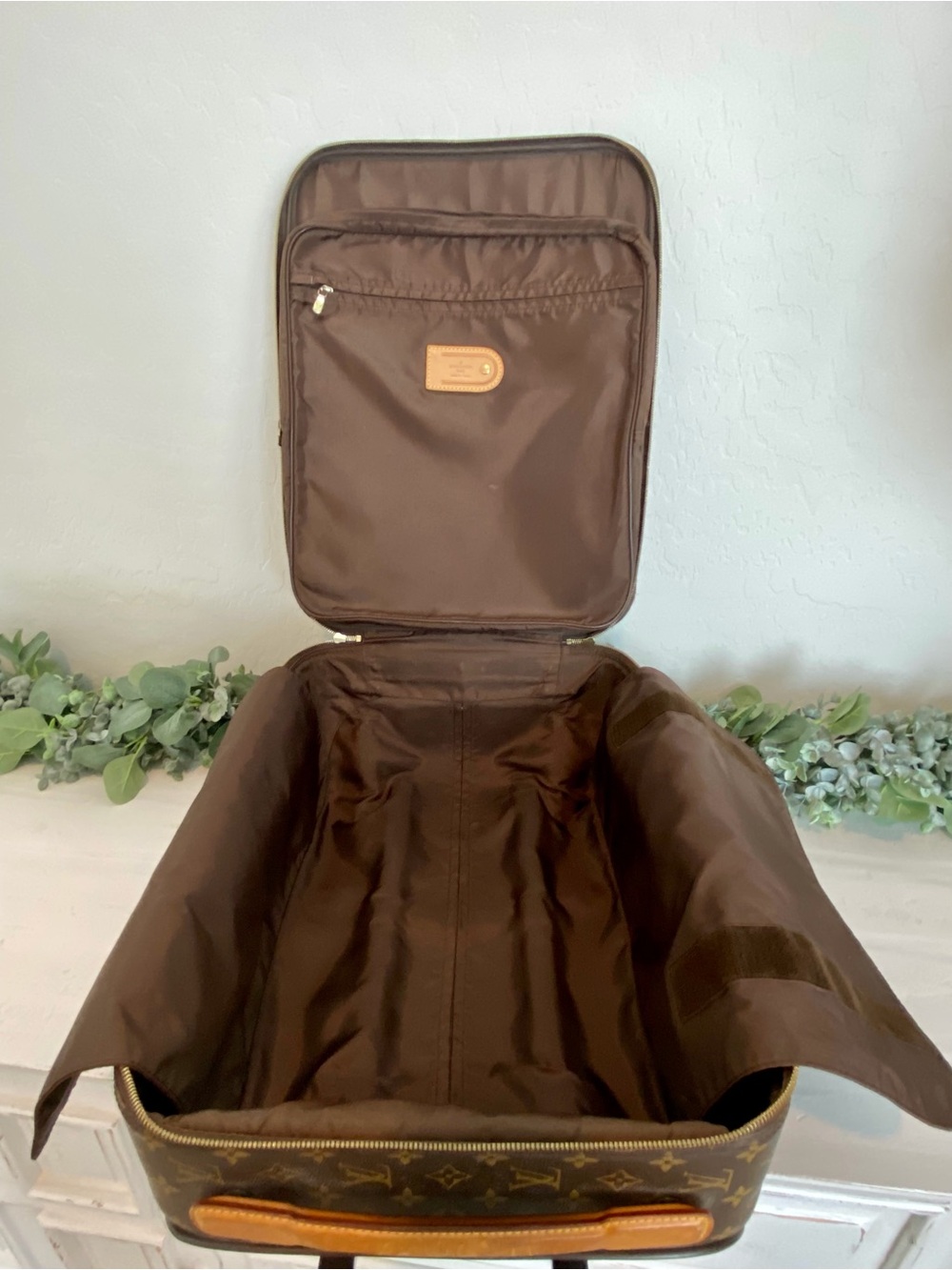 Pegase 45 Louis Vuitton Monogram Rolling Carry-On - OFFERS WELCOME - - Picture 13 of 16